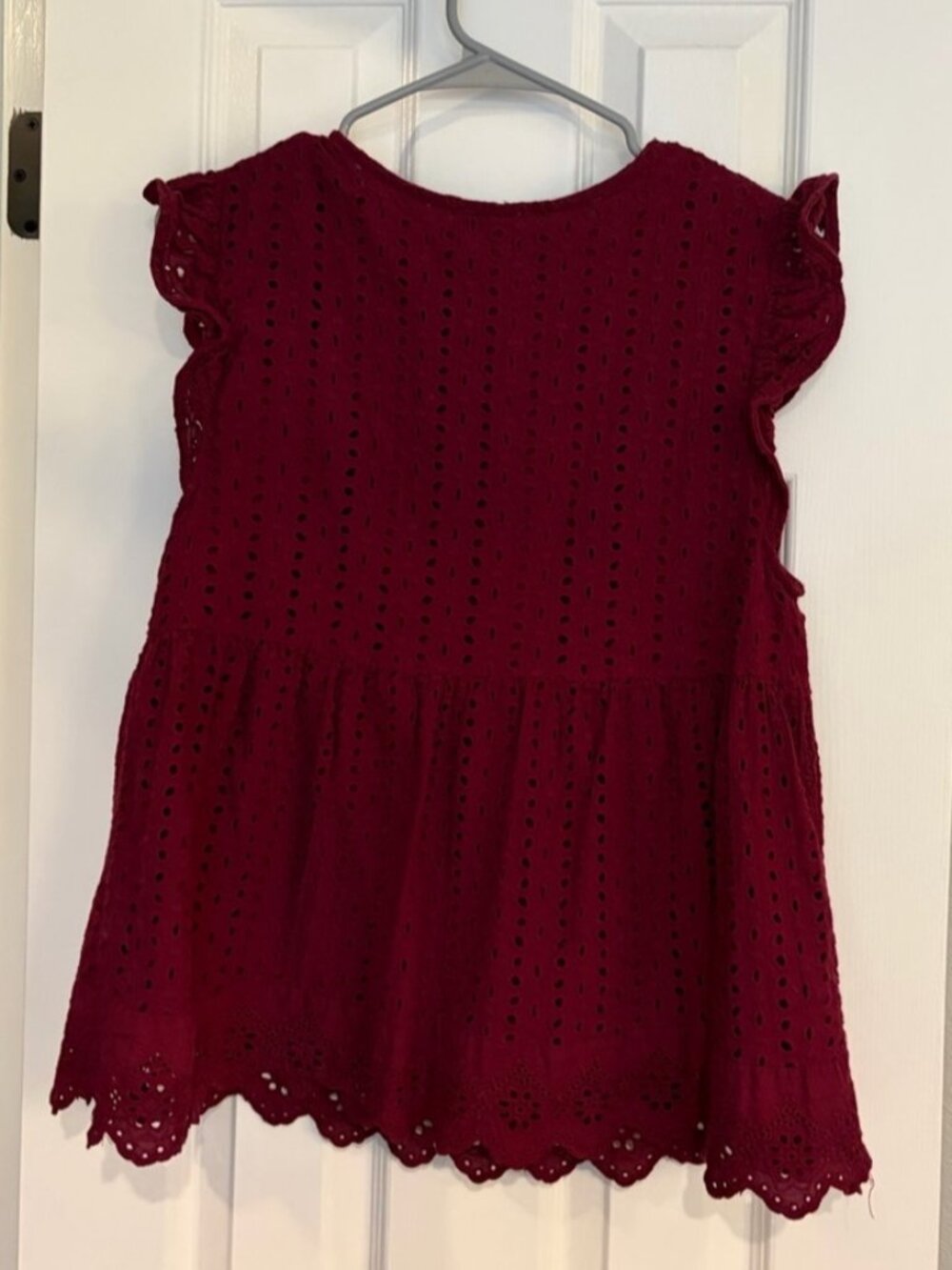 Burgundy Eyelet Flutter Sleeve Top Large V Neck Boutique Blouse - Picture 2 of 3